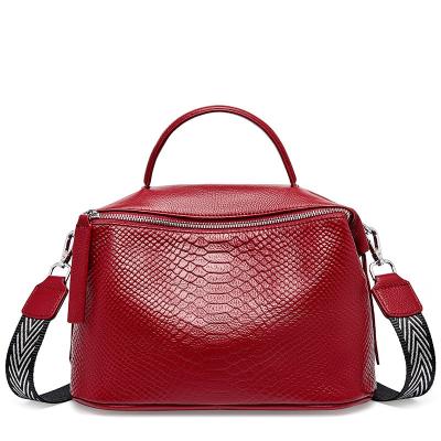 China Fashion Hot Sale Spring Summer Casual Trend Large Alligator Pattern Genuine Leather Women Shoulder Bag With Handle For Ladies for sale