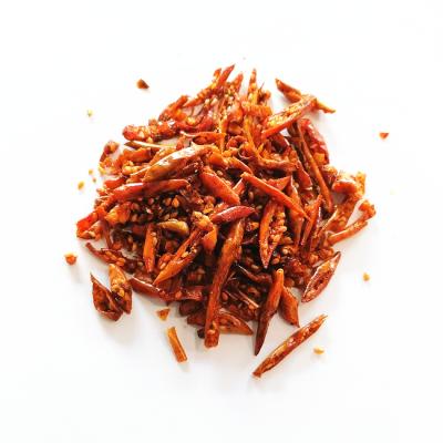 China Dry OEM Dried Chilli Crispy Snacks Fried Chilli With Sesame for sale