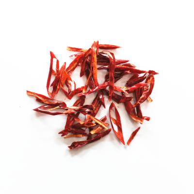 China Dried Spicy Chinese Sliced ​​Red Seedless Chilli Strips For Catering for sale