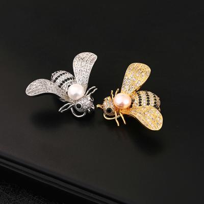 China Classic Fashionable Bee Brooches Zircon Insect Jewelry Bumble Bee Brooch Handmade Brooch for sale