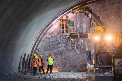 China Caminhão de instalação de arco de túnel com motor diesel 125 kW / 2200 rpm à venda