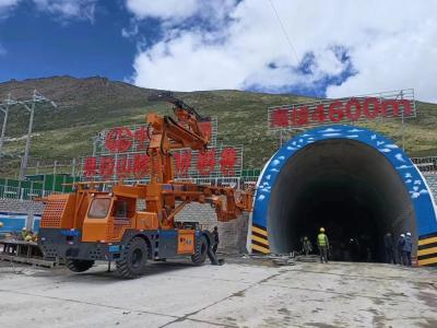 China Trolley de instalação de arco robótico 12m Altura máxima de operação 125Kw / 2200rpm Motor diesel à venda