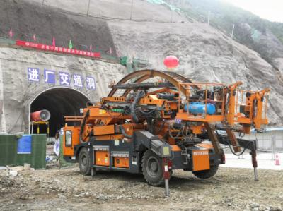 Chine 15 m Max. Voiture d'installation d'arche d'exploitation avec une capacité de charge de plateforme de 3000 kg à vendre