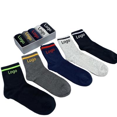 China Men Sporty Box Sock Luxury Branded Men Solid Color Cotton Business Sock 5 Pairs Letter Printing Fashion Plain Teams Socks for sale