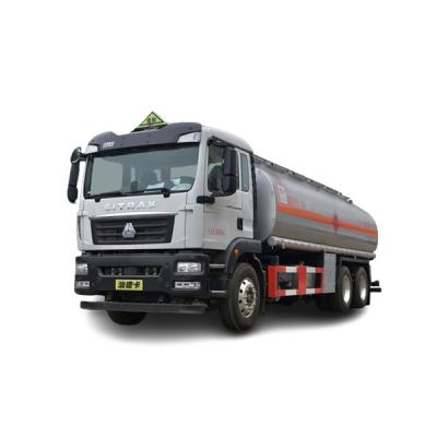 China Howo 8X4 6X4 Oil Tank Trucks Essential For Public Works Projects And Disaster Relief for sale