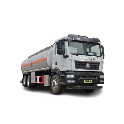 China Strong And Rigid Howo Oil Tank Trucks For Integral Load Bearing Structure for sale