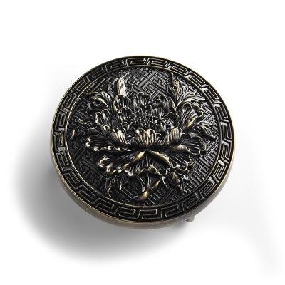 China Hand Embossed Metal Belt Buckle Round Flowers Design OEM / ODM Available for sale