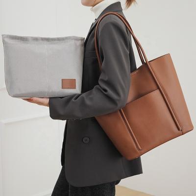 China Wholesale Custom New Designer Water Resistant Fashion Trends Ladies Shoulder Bag Luxury Clutch Genuine Leather Handbags For Women for sale