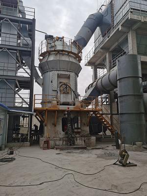 Cina High Efficiency Bauxite Grinding Mill Dolomite Pulverizer Machine Vertical in vendita