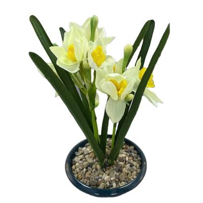 China Natural Touch Artificial Daffodils With Pot Plant Wedding Wholesale Durable Home Decoration Silk Flower for sale