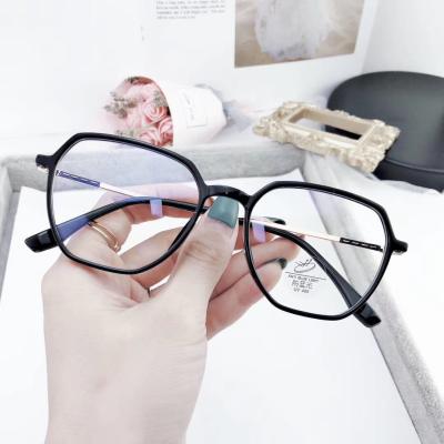 China 2020 Italy design popular ultra light seagull legs show optical frame blue light women's transparent glass proof trend TR90 glass for sale