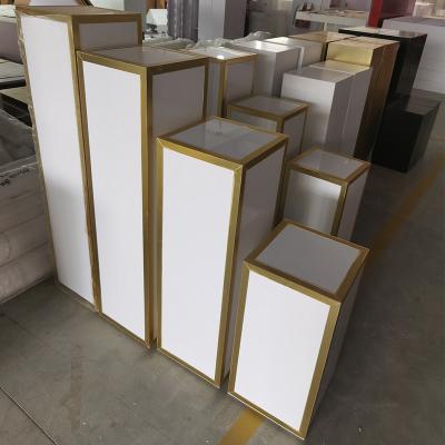 China Durable Fancy Square Cake Pedestal Stand With Gold Edge Acrylic Wedding Display Flower Stand For Events Decoration for sale