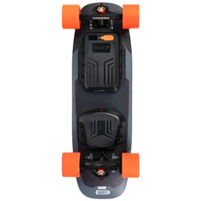 China 2021 24ghz unisex board best-selling high-performance mini dual-motor electric skateboard with remote for sale