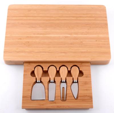 China Wooden Rubber Stocked Charcuterie Board Cheese Board with Slate Serving Tray for Wedding Gift Cheese Board for sale