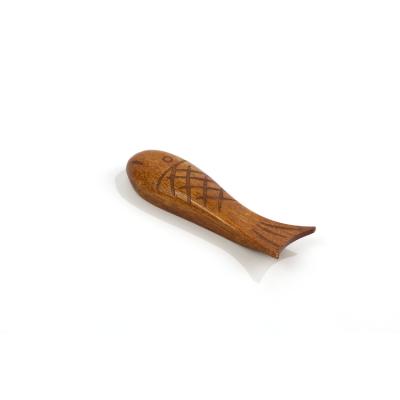 China New Product New Product All-Season Small Fish Sustainable High Temperature Natural Resistance Shape Holder Wooden Chopstick Rest for sale