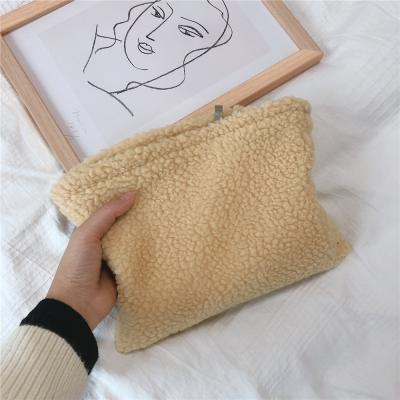 China Fashion Color Retro Plush Purse Female Large Capacity Soft Furry Zipper Square Cosmetic Bag Winter Purse Pure Lamb Hair for sale