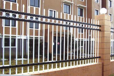 China Residential Villa Fence Prefabricated Steel Picket Aluminum Rail Crimped Top for sale