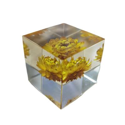 China Factory Custom Acrylic Crystal Flower China Square Embedded Crafts Souvenir for sale