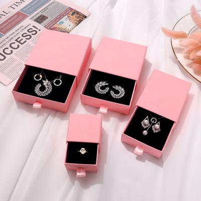 China 2020 Pink Jewelry Box Fashion Slide Out Match Drawer Cardboard Paper Gift Jewelry Packaging Box for sale