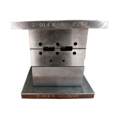 Κίνα 3pin AC Injection Molding Mold Power Plug Male End Molding Mold προς πώληση