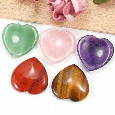 China Wholesale Folk Art Rose Quartz Natural Healing Worry Stone Howlite Therapy Teiki Massage Heart Worry Stones Crystal Thumb for sale