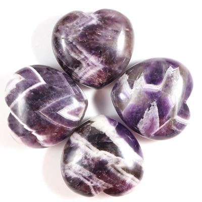 China Europe 40mm Big Natural Quartz Stone Heart Shape Polished Amethyst Healing Dreamy Heart Crystal Crafts For Home Decorate for sale