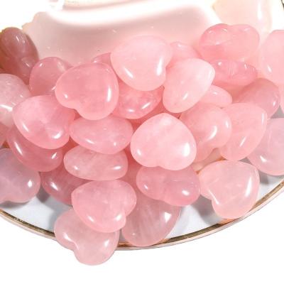 China Europe 20x8mm Crystals Home Decor Stone 2cm Natural Heart Shaped Reiki Rose Quartz Heart Energy Healing Gemstone Ornament for sale