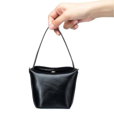 China Mini Hasp Coins Purse Genuine Small Minimalist Cow Fashion Women's Leather Wallet for sale