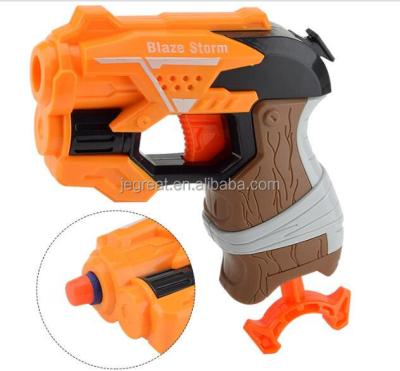 China Wholesale Eco-friendly Material Manual EVA Soft Bullets Toss Toy Blaster With 5pcs Foam Darts For Kids for sale