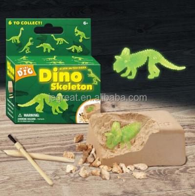 China Develop 2021 Imagination Amazon Bestseller Mini Dig Glow In The Dark Skeleton Dino Excavation Starter Kit For Kids for sale