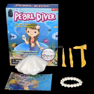 China Expand imagination girl digging pearl diver sea shell kit for kids dig and make your own bracelet for sale