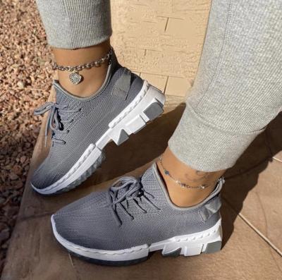 China Fashion Trend Thick Sole Lace Up Women Sneakers Sports Running Shoes Shape Low Cut Walking Women's Tennis Shoes for sale