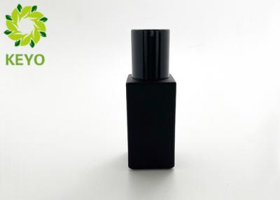 Chine Matte Black Square Glass Bottle pour la base ou l'huile essentielle à vendre