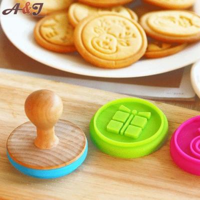 China Sustainable Festival Cookie Mold Cakes And Pastries Wooden Stamp For DIY Mold for sale