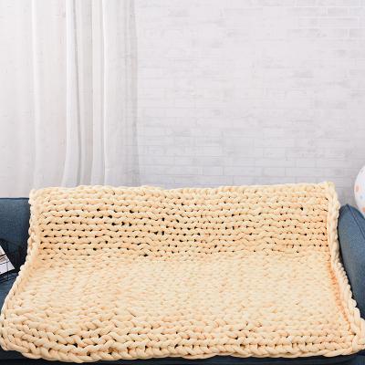 China 2019 New Hot Selling Anti-bacteria Hand Knitting Blanket Yarn Thick Hollowed Blanket Yarn Round DIY Cloth for sale