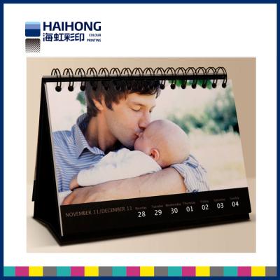 China Personalized photo desk calendar printing services with glossy , matte lamination for sale