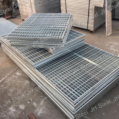 China Traditional Hot Dip Heavy Duty Galvanized Floor Grating Steps Grates For Steps Drainage Covers Factory Price for sale