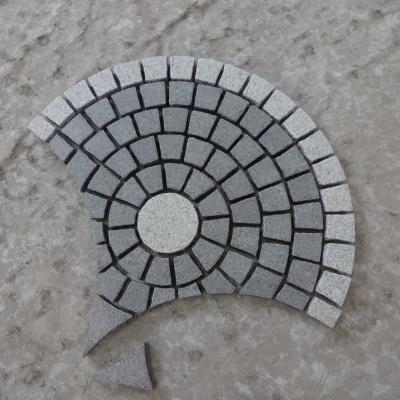 China Modern Outdoor Light And Dark Granite Granite Cobbles Stone On Mesh , Landscaping Paving Stone for sale