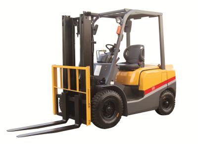 China 2 3 4ton ISUZU Energy Saving Engine Diesel Powered Forklift Yellow Color Turning Radius 2170mm With CE Certificate for sale