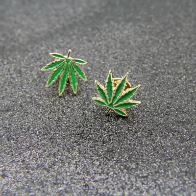 China WD Europe style factory cloverleaf enamel pin weed pin single enamel lapel pin for sale