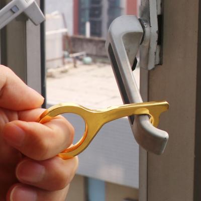 China High Quality Zinc Alloy Metal WD Antimicrobial Key Chain Gate Opener Eco-friendly Tool No Ignition Key for sale