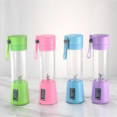 Chine Mixeur mini électrique portable compact de 380 ml pour le mélange de fruits dans la cuisine à domicile à vendre