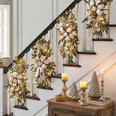 China Christmas Stair Garland Stair Decoration Ornament with Natural Rattan Circle OEM ODM for sale