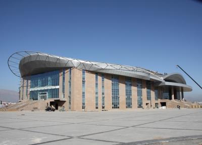 China Hochfeste Handelsmetallbausatz-Stahlrohr-Binder-Struktur-Turnhalle zu verkaufen