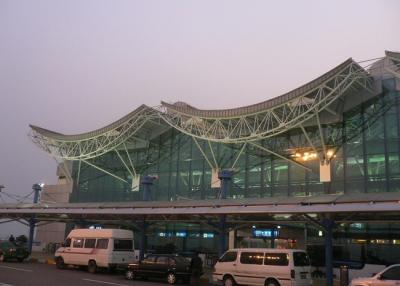 China Os fardos de pouco peso da tubulação de aço/construção terminal do metal Trusses a resistência de corrosão à venda