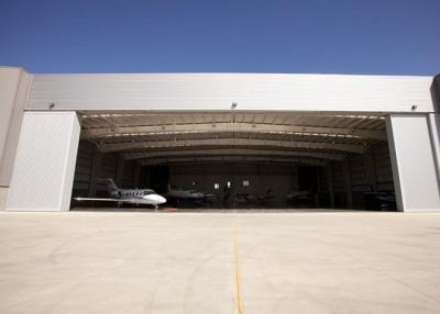 China Construções de aço da casa pré-fabricada de 9 pontos/construções hangar dos aviões com parede do parapeito à venda