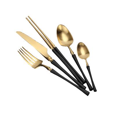 China Sustainable JUJU D041 Eco Friendly Kitchen Cutlery Black And Gold Cutlery Set Manufacturers for sale