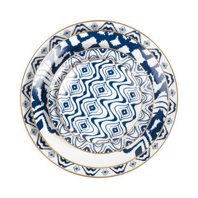 China Viable Wholesale High Grade Wedding Charger Plates Blue And White Dinner Plate For Wedding Event Hire for sale