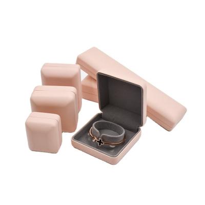 China Recyclable Custom Rubber Painting Jewelry Packaging Ring Pendant Necklace Bracelet Box Box Packaging for sale