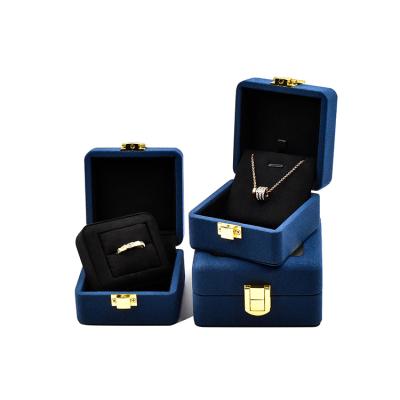 China Factory Direct Sales Classic Elegant Luxury Ring Box Blue Vintage Jewelry Packaging Box for sale